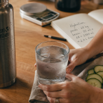 Combien d'eau boire par jour : gourde et verre d’eau pour calcul personnalisé
