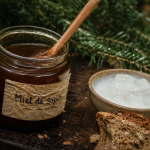 Miel de sapin bienfaits, pot de miel de sapin pour la gorge